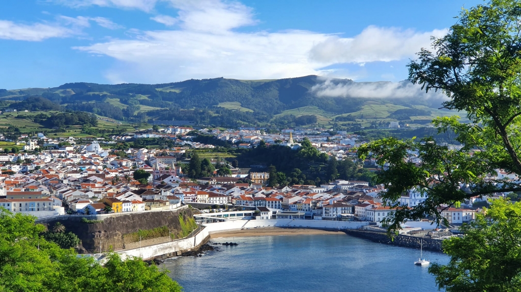 2 5 | SPOLEG: In Search of the Sunset: the Azores