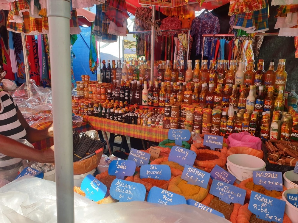 82742 1 | SPOLEG: Barevný ostrov Karibiku- Guadeloupe